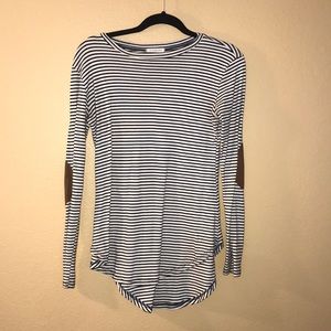 Size S long sleeved shirt